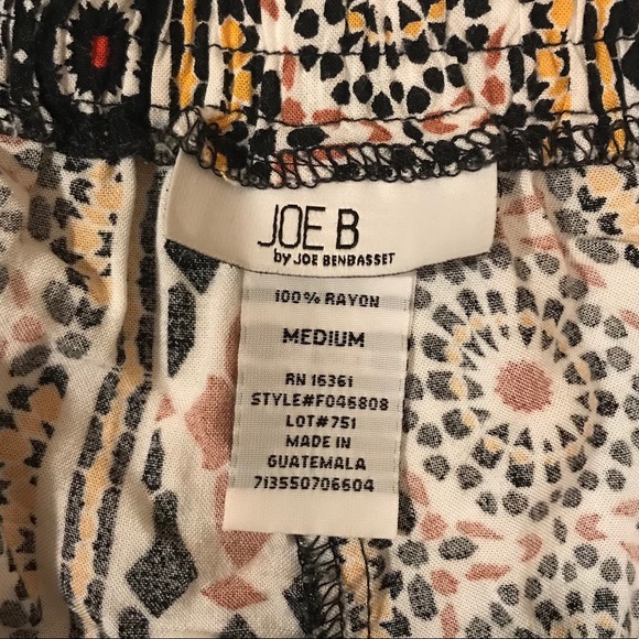 Flowy Patterned Shorts - Picture 4 of 4